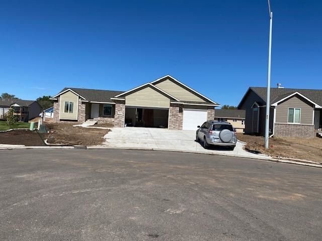 4543 Atherton Ct, Maize, KS 67101