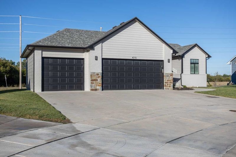 4710 N Emerald Ct, Maize, KS 67101