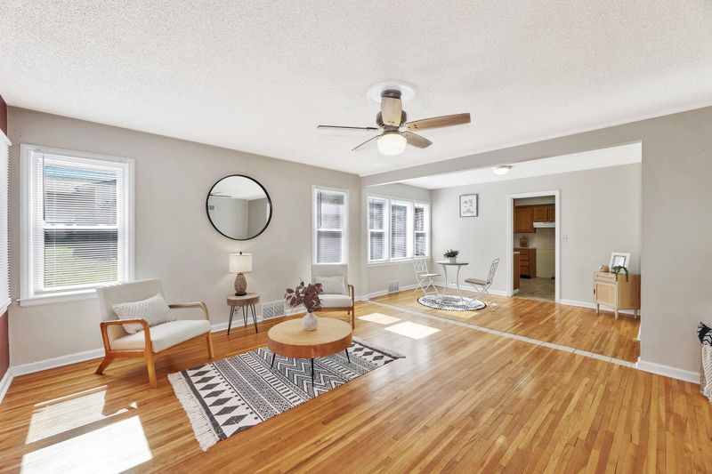 319 S Queen Ave, Maize, KS 67101