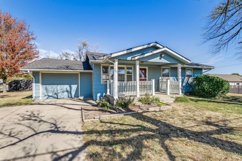 124 W Silknitter Rd, Rose Hill, KS 67133