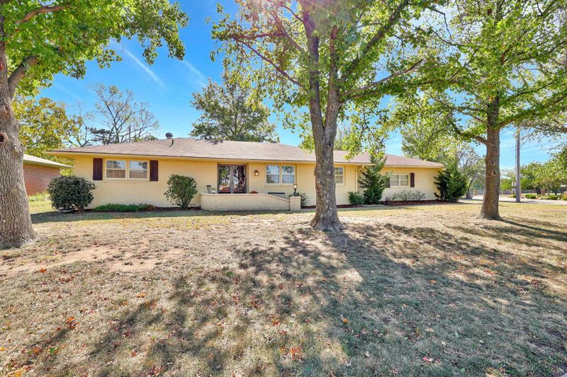 510 N Parallel Dr, Andover, KS 67002