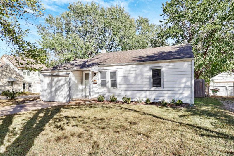 330 N Gordon Ave, Wichita, KS 67203