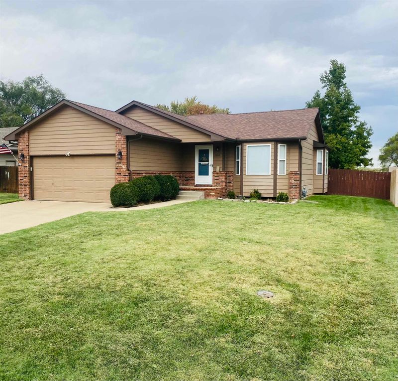 516 Plantation St, Maize, KS 67101