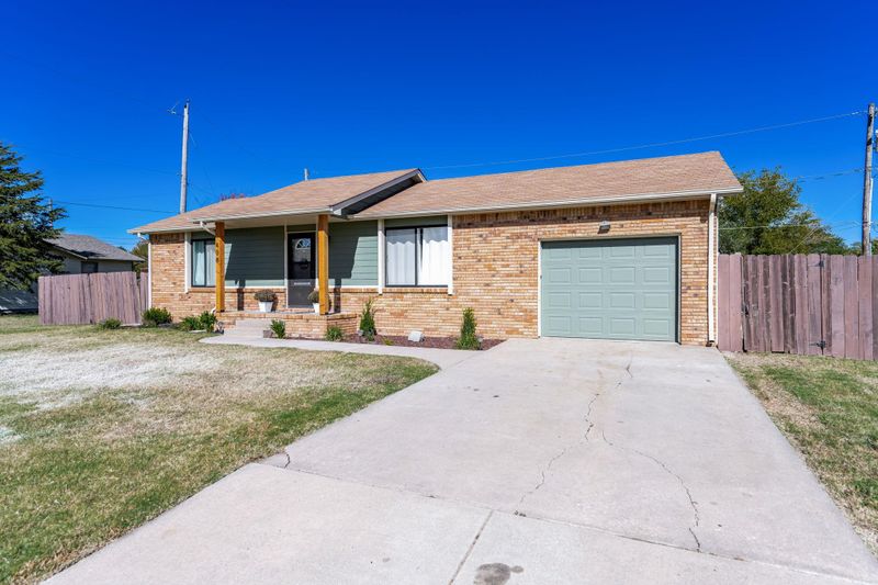 408 N Hickory Ln, Maize, KS 67101