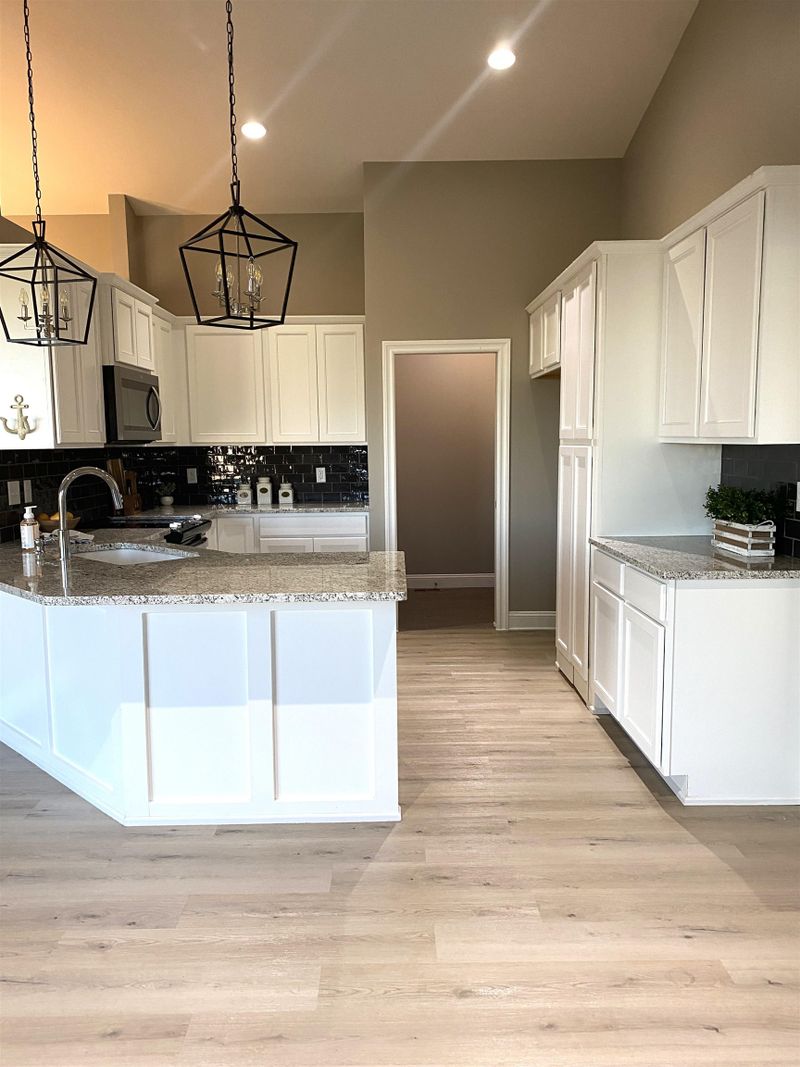 13710 E Morris Cir, Wichita, KS 67230