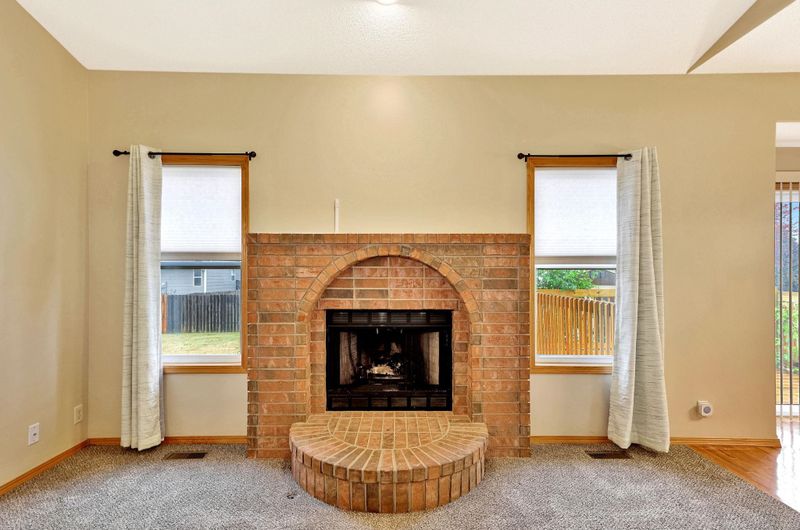 5402 E 48th St N, Bel Aire, KS 67220