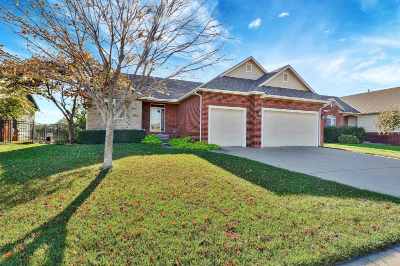 3031 N Triple Creek Dr, Derby, KS 67037