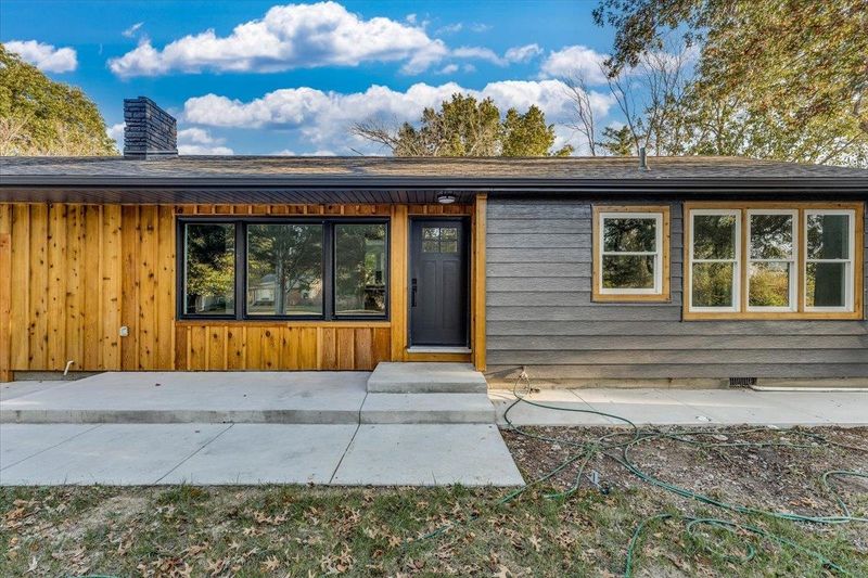 18 E Hawthorne St, Wichita, KS 67206