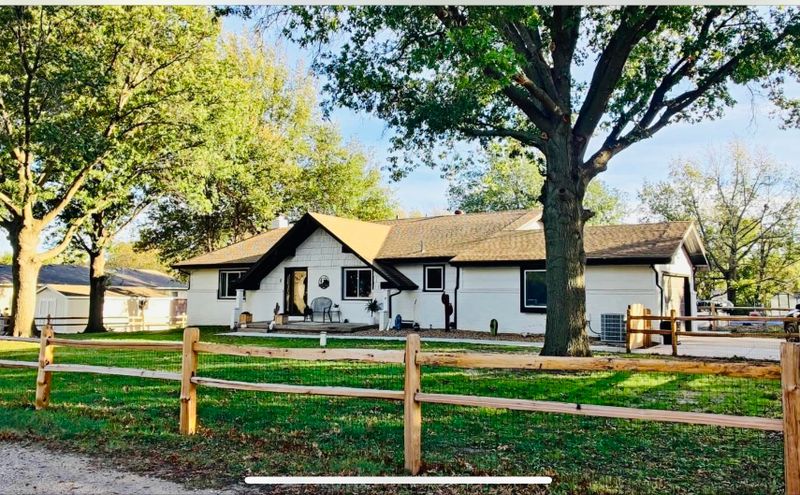6 Tonjo Ct, Goddard, KS 67052