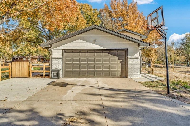 6 Tonjo Ct, Goddard, KS 67052