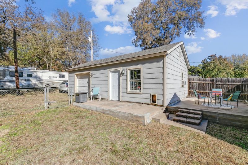 418 E Vine St, Mulvane, KS 67110