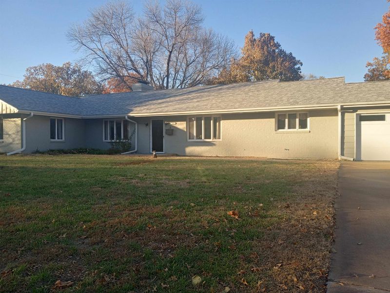 712 W 5th, Halstead, KS 67056