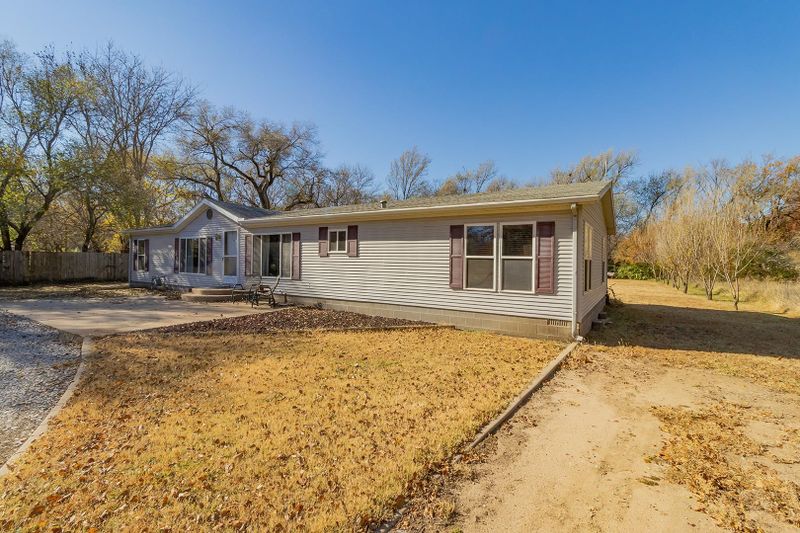 5635 N Seneca, Wichita, KS 67204