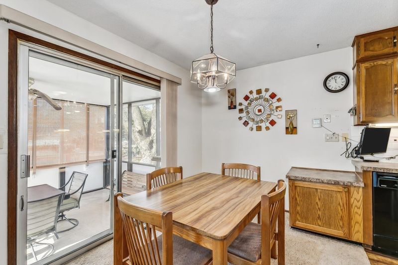 1417 N Shelly Ct, Mulvane, KS 67110