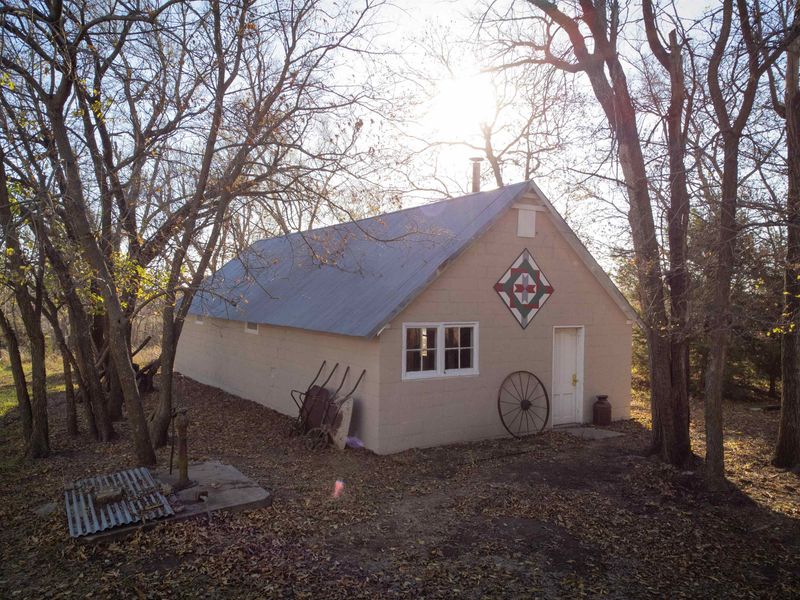 410 E 120th, Newton, KS 67114