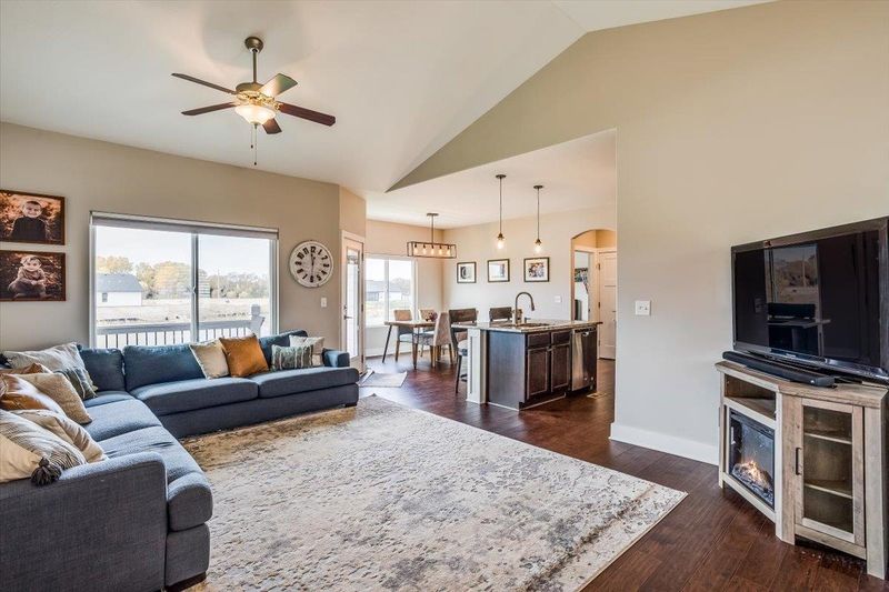 609 S Horseshoe Bend St, Maize, KS 67101