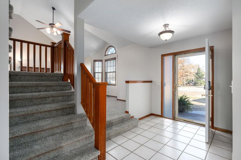 12023 E Dove Hill Dr, Derby, KS 67037