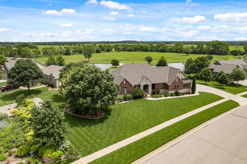 1104 Rolling Hills Dr, Augusta, KS 67010