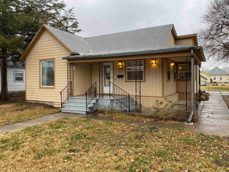 406 E 6th St, Newton, KS 67114