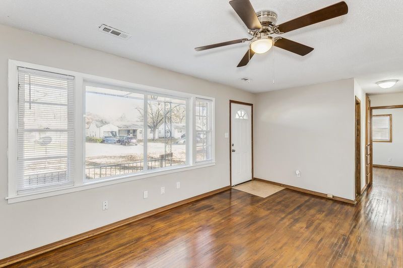 2801 E Sunnybrook St, Wichita, KS 67216
