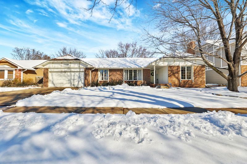 7520 E 26th St N, Wichita, KS 67226
