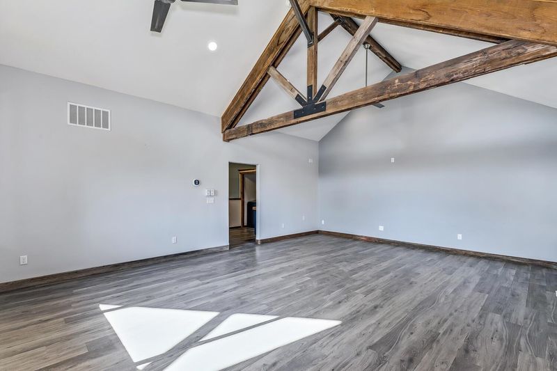 5245 Cambridge Rd, Clearwater, KS 67026