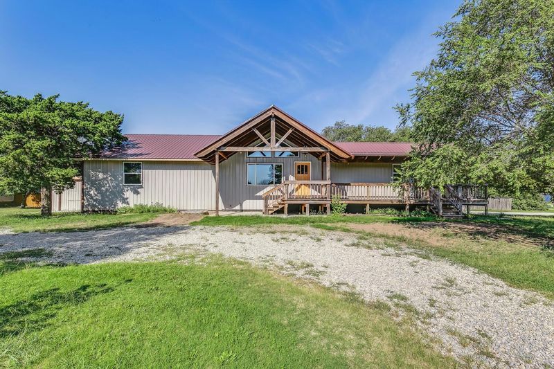 5245 Cambridge Rd, Clearwater, KS 67026