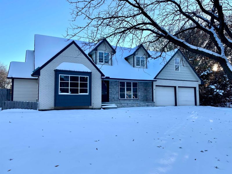 7625 E Oxford St, Wichita, KS 67226