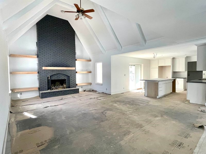 7625 E Oxford St, Wichita, KS 67226
