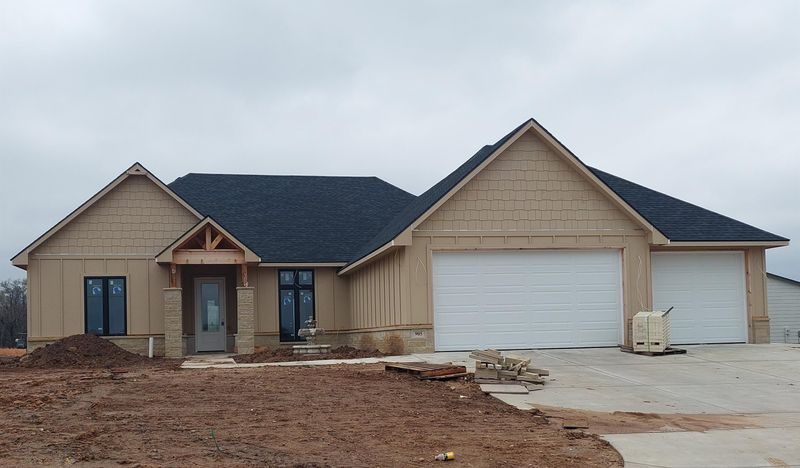 905 E Sapphire, Mulvane, KS 67110