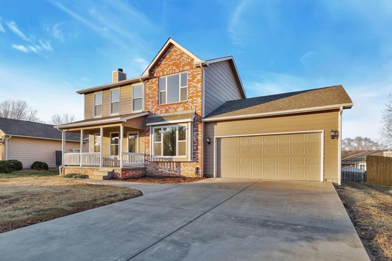 826 E Hawthorne Dr, Derby, KS 67037