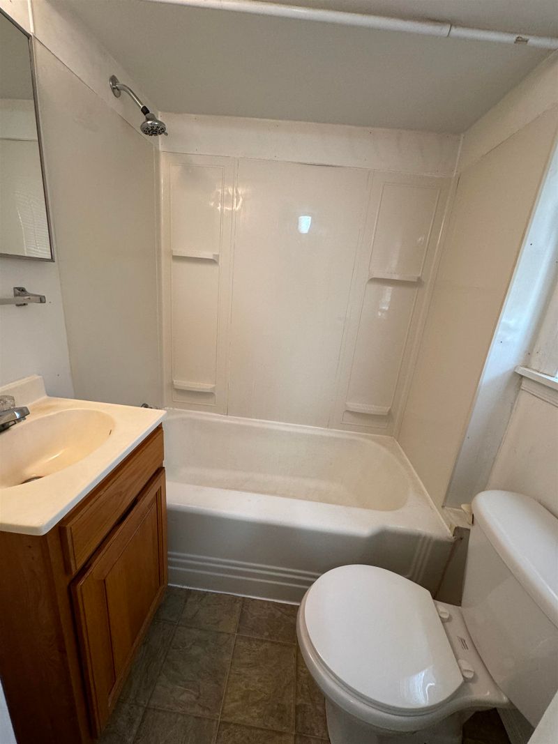 320 W 2nd St, Valley Center, KS 67147