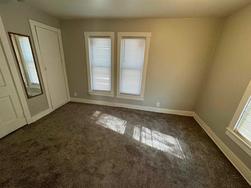 320 W 2nd St, Valley Center, KS 67147