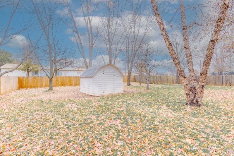 11 Deveron Rd, Winfield, KS 67156