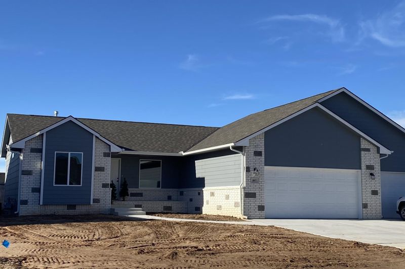 897 N Cloverleaf, Goddard, KS 67052