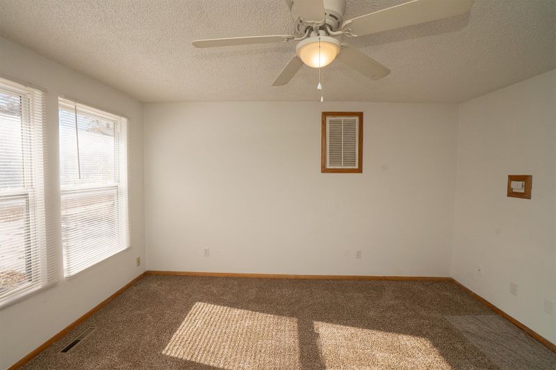 5802 E Harry St, Wichita, KS 67218