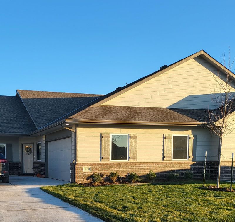 928 N Cloverleaf St, Goddard, KS 67052