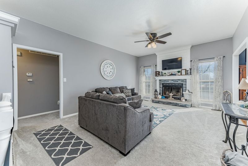 1209 Rainbow Dr, Towanda, KS 67144