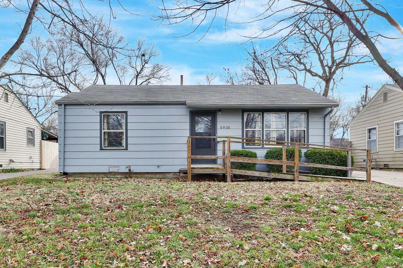 5935 E Bellaire St, Wichita, KS 67218