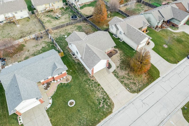 1504 E Prairie Hill St, Park City, KS 67219