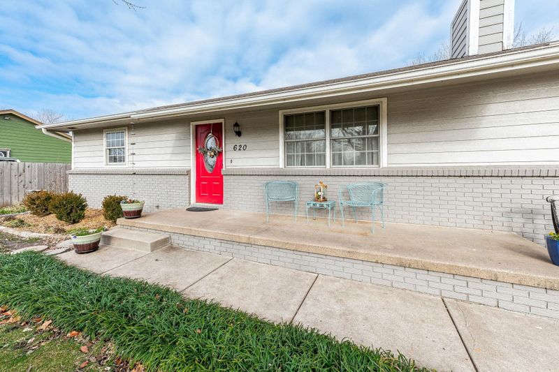 620 E Showalter St, Rose Hill, KS 67133
