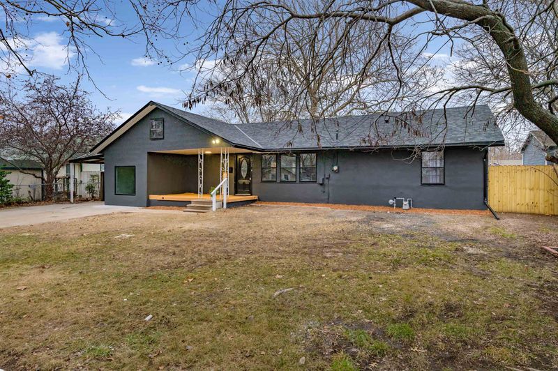 1012 S Bluffview Dr, Wichita, KS 67218