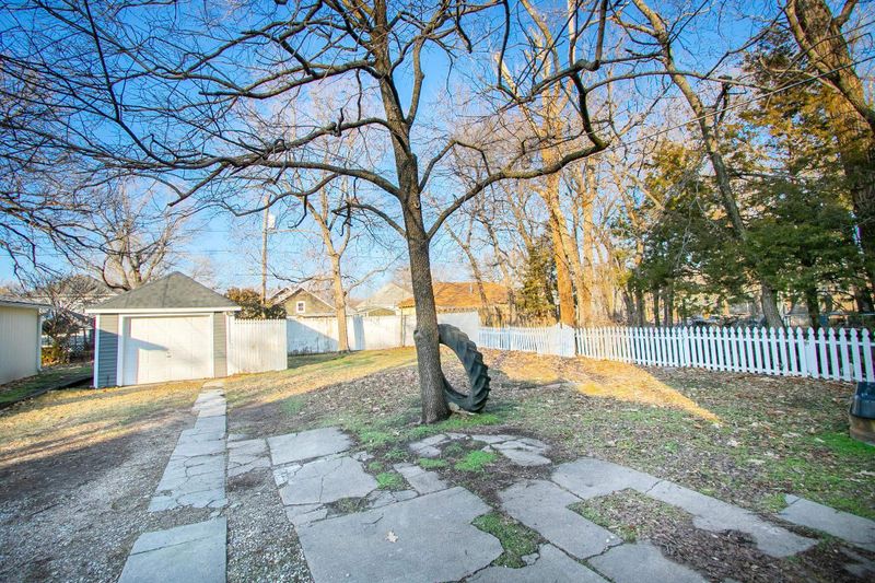 314 E 9th St, Newton, KS 67114