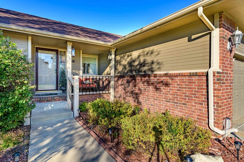 1618 E Oxford Ct, Derby, KS 67037