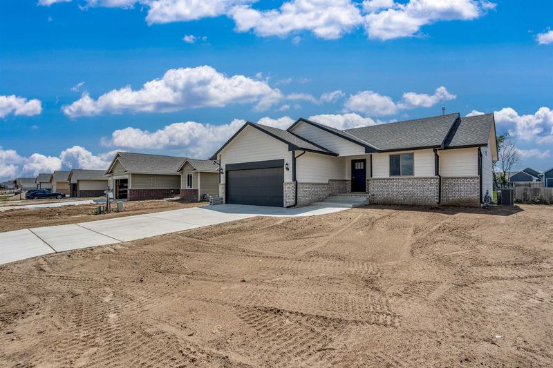 4551 N Rutgers St, Maize, KS 67101