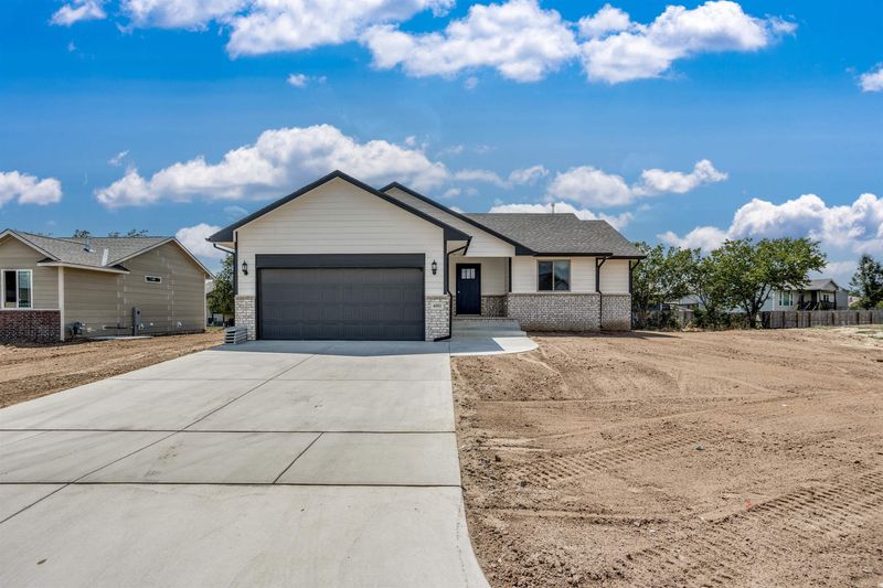 4551 N Rutgers St, Maize, KS 67101