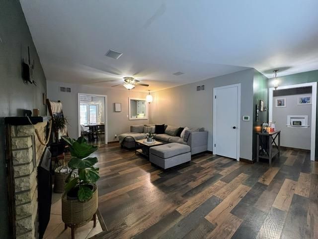 1208 E 12th Ave, Winfield, KS 67156