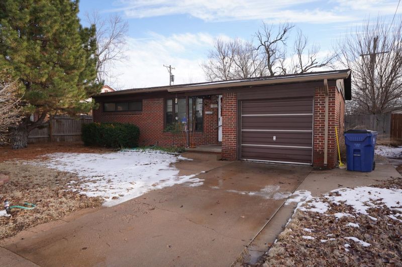 1127 E Alturas, Wichita, KS 67216