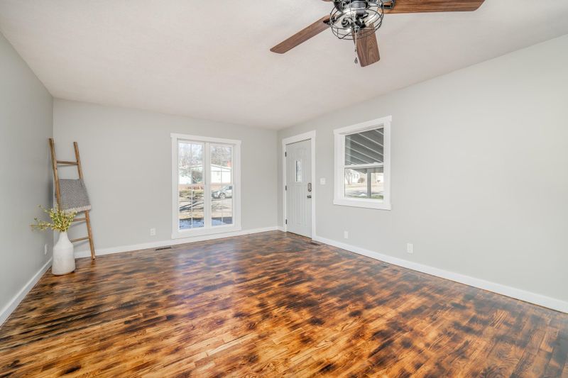 720 E 8th St, Wellington, KS 67152