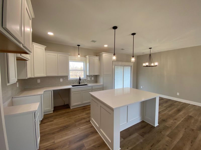 956 N Cloverleaf, Goddard, KS 67052